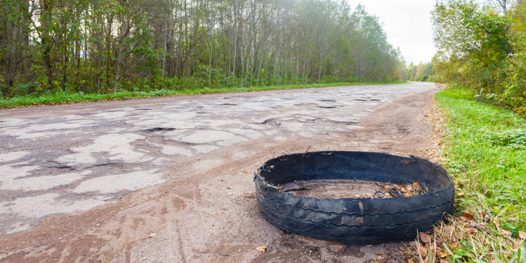 Do not let your tires get destroyed by wear & tear. Look out for clear symptoms of bad tires!